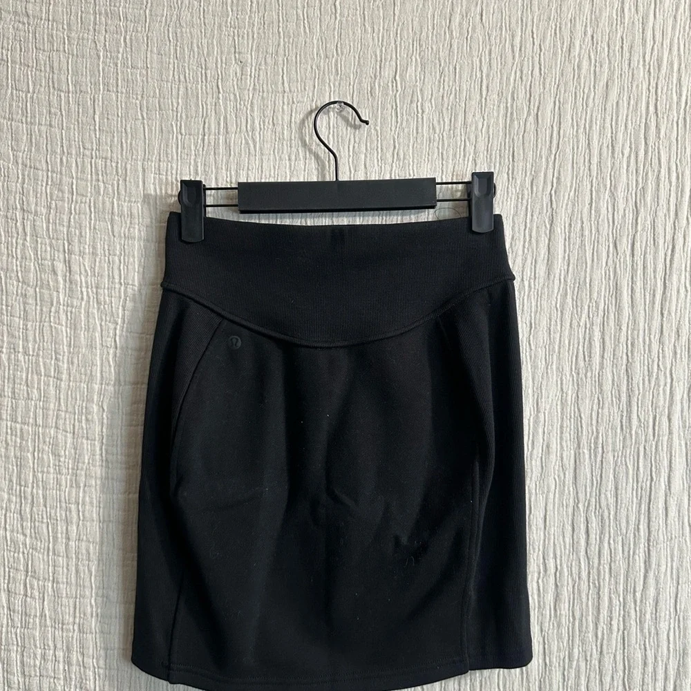 lululemon athletica Classic Black Mini Skirt NWT XS